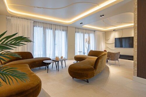 Les Villas Privilege – Harry