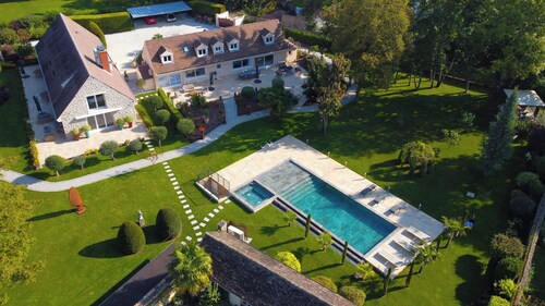 Gite Jade - Four Bedroom House, Sleeps 8