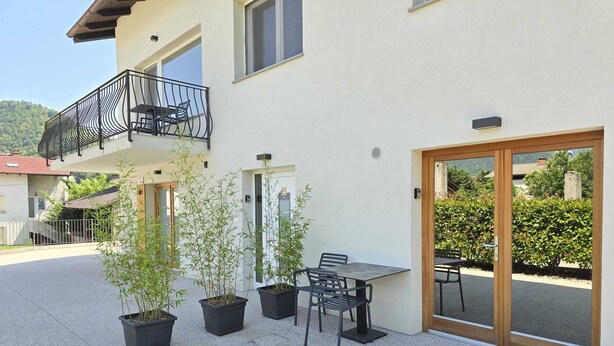 Outdoor dining - Razor Vista Apartments in the Soča Valley - STUDIO (Tolmin)