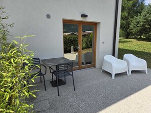 Outdoor dining - Razor Vista Apartments in the Soča Valley - STUDIO (Tolmin)