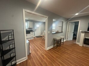 Interior - The Paso Place- Just Minutes From Downtown Spartanburg (Spartanburg)
