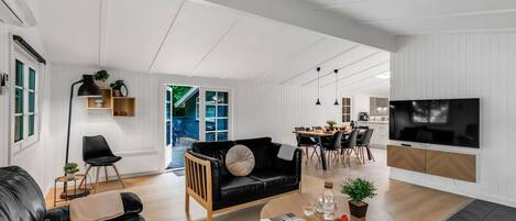 Télévision, cheminée