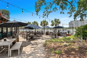 Outdoor dining - Updated 2 bedroom 2 bath in barefoot landing (North Myrtle Beach)