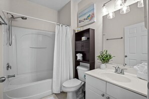 Bathroom - Updated 2 bedroom 2 bath in barefoot landing (North Myrtle Beach)