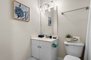 Bathroom - Updated 2 bedroom 2 bath in barefoot landing (North Myrtle Beach)