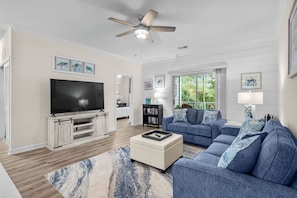 TV - Updated 2 bedroom 2 bath in barefoot landing (North Myrtle Beach)