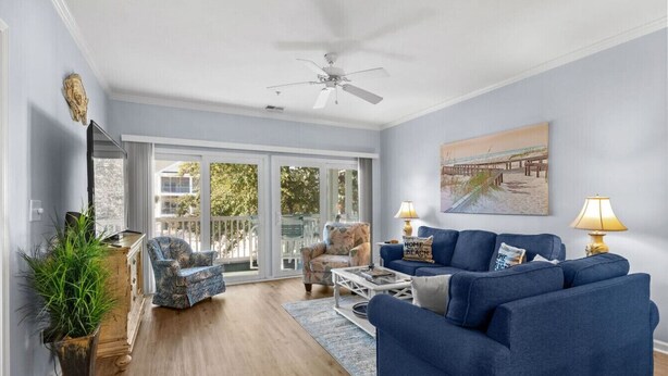 TV, books - 3bedroom condo in Ocean Keyes, North Myrtle (North Myrtle Beach)