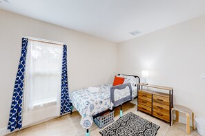 Nhà, nhiều giường, sân hiên, quang cảnh vườn (Tropical Haven Retreat) | 4 phòng ngủ, trang trí khác biệt 