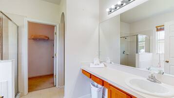 House, Multiple Beds, Patio, Garden View (Palm Bay Cove) | Bathroom | Free toiletries, towels, toilet paper