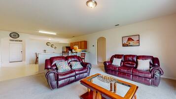 House, Multiple Beds, Patio, Garden View (Palm Bay Cove) | Living area