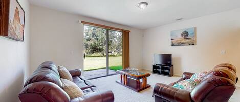 House, Multiple Beds, Patio, Garden View (Palm Bay Cove) | Living area