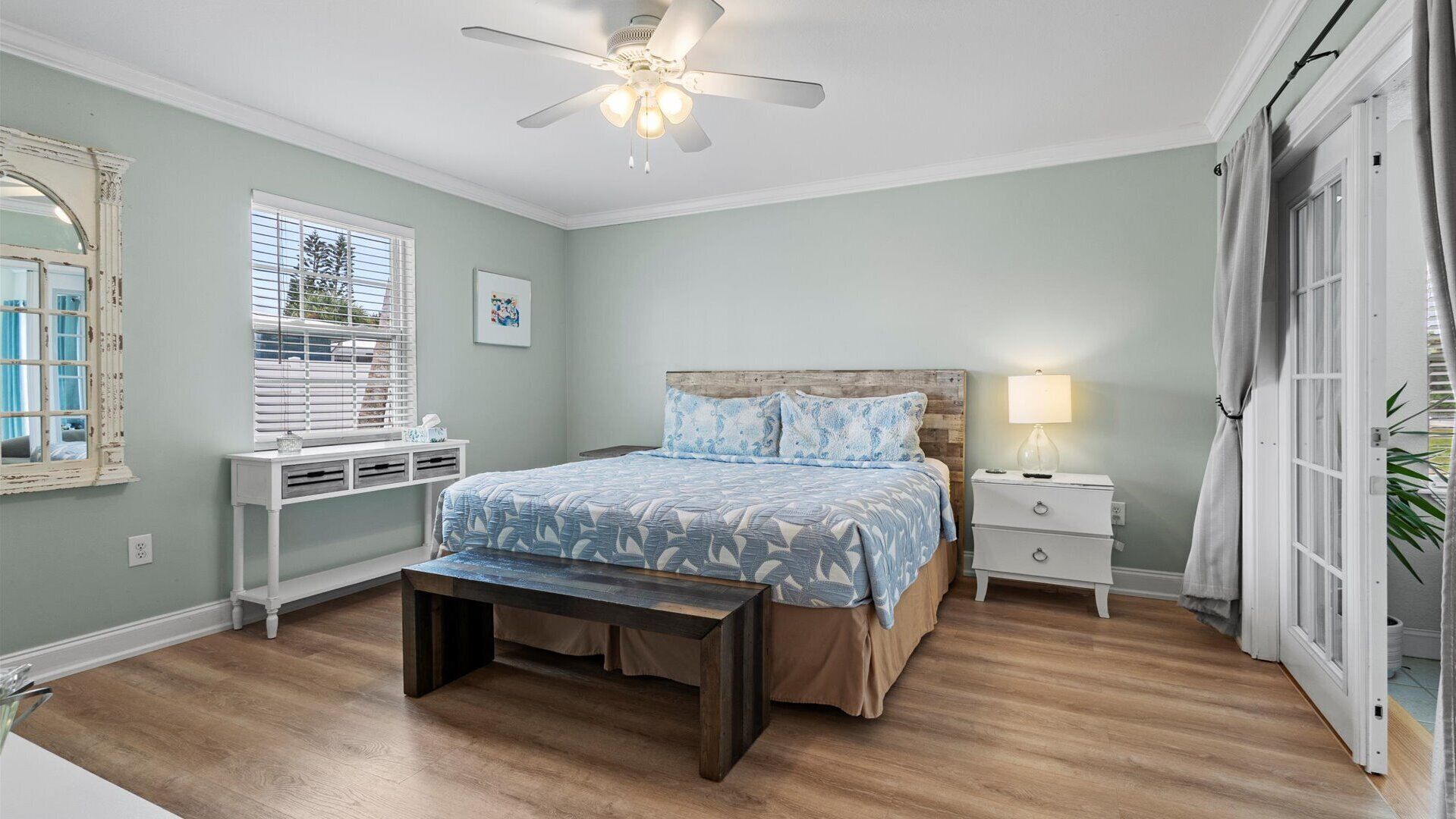 House, Multiple Beds, Pool Access (Lakehouse Sunsets) | 3 bedrooms, individually decorated, individually furnished, bed sheets