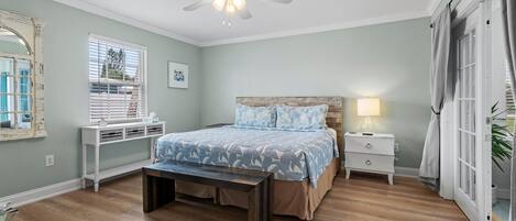 独立别墅, 多张床, 使用泳池 (Lakehouse Sunsets) | 3 多间卧室、特色装修、特色家居、床单