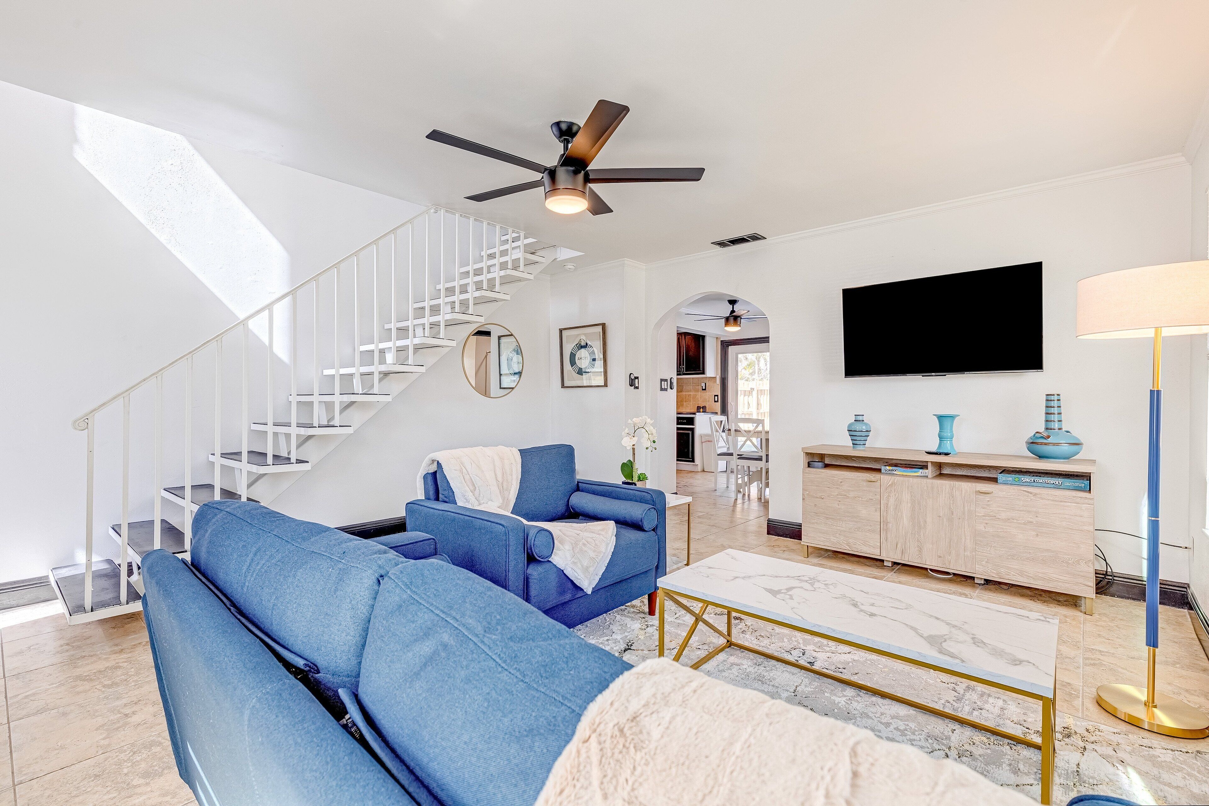 Nhà, nhiều giường, sân hiên, quang cảnh vườn (Paradise Dream Vacations #1) | Khu phòng khách