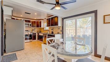House, Multiple Beds, Patio, Garden View (Paradise Dream Vacations #1) | Private kitchen | Dining tables