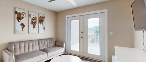 Hus, flere senger, balkong, hageutsikt (Paradise Dream Vacations #2) | Oppholdsområde