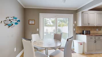 House, Berbilang Katil, Balcony, Garden View (Paradise Dream Vacations #2) | Tempat makan