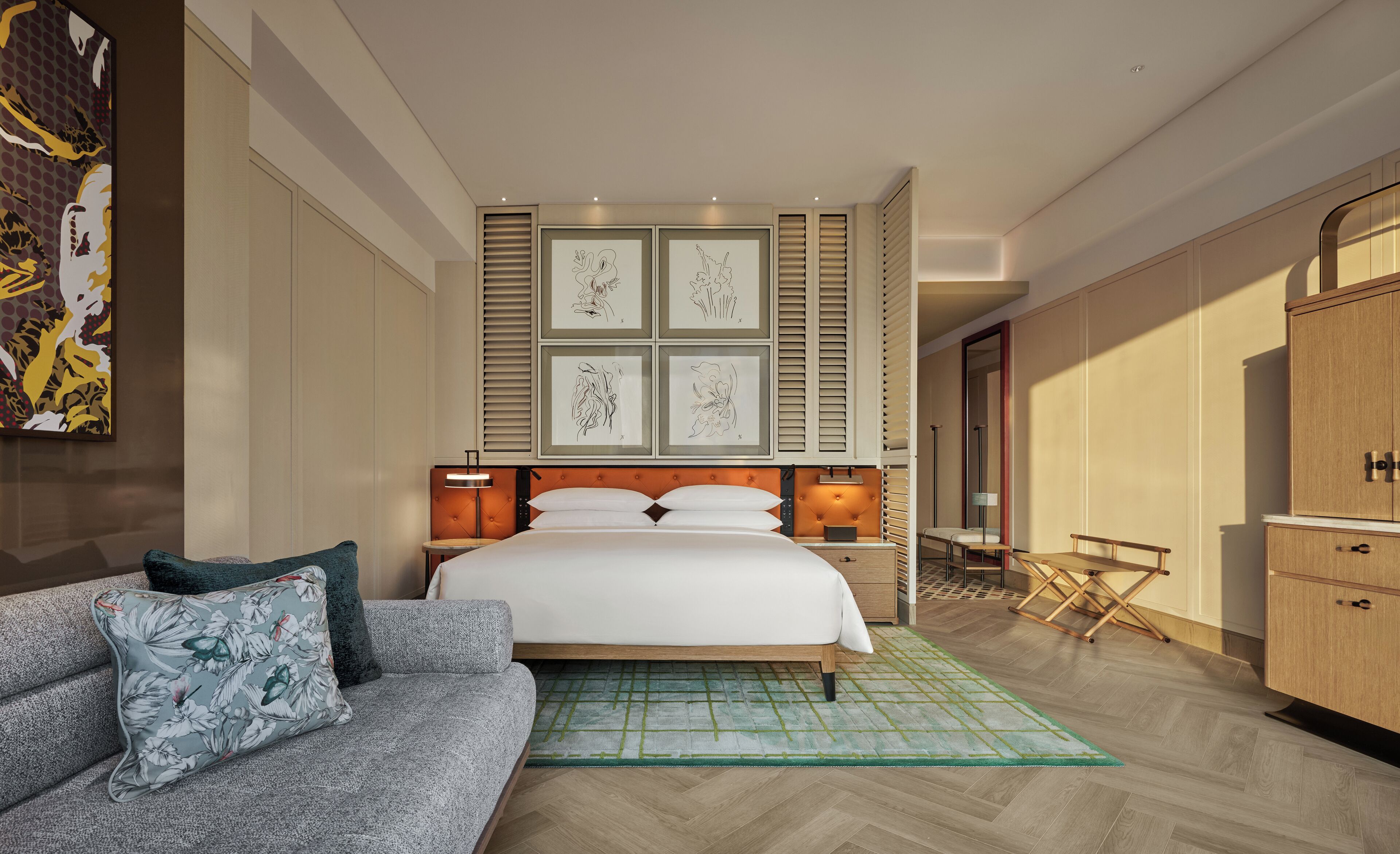 Minibar amb articles gratuïts i caixa forta a l'habitació 