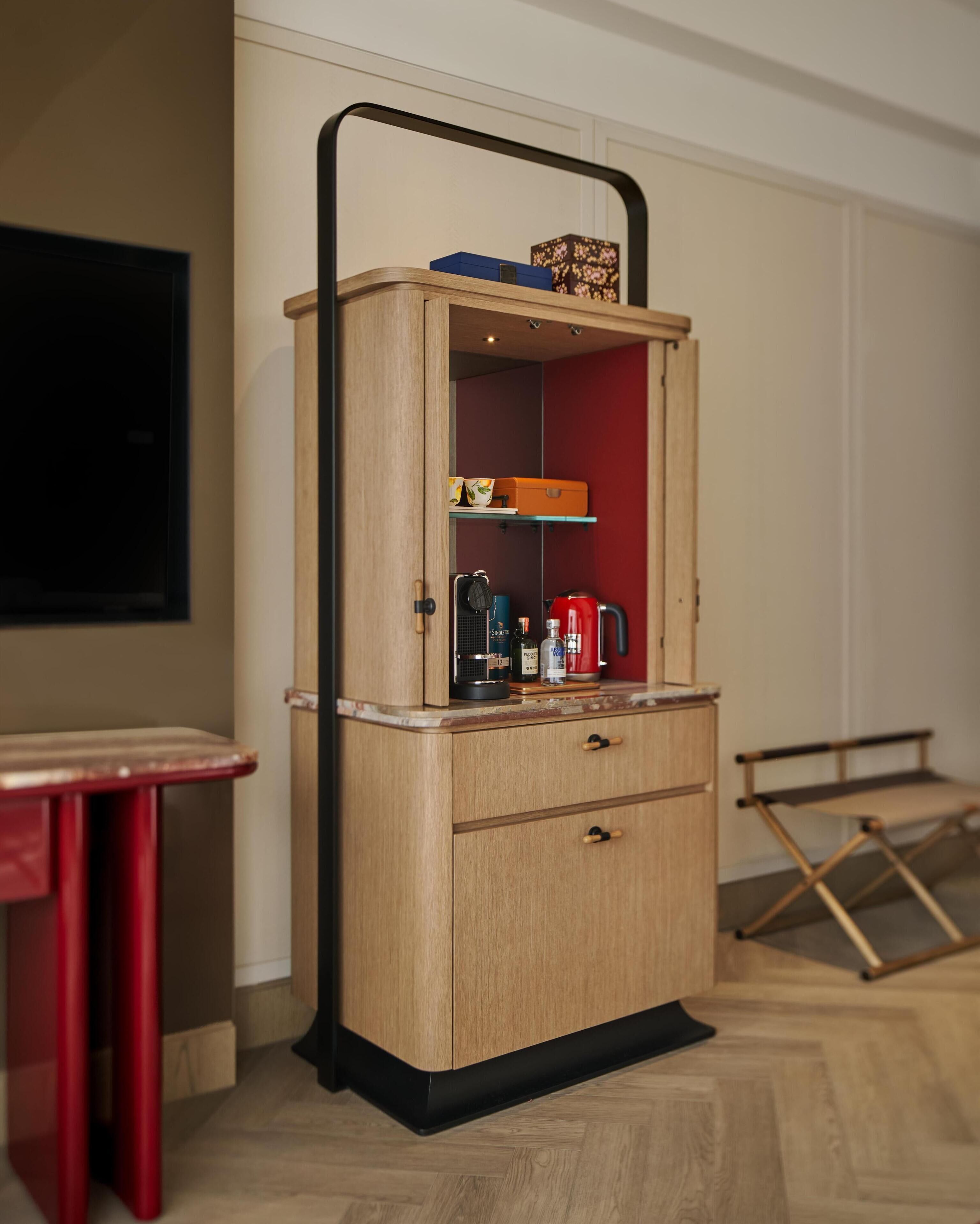Free minibar items, in-room safe, free WiFi, bed sheets