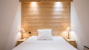 2 Schlafzimmer, Bügeleisen/Bügelbrett
