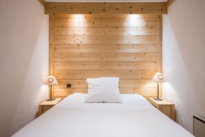 2 Schlafzimmer, Bügeleisen/Bügelbrett