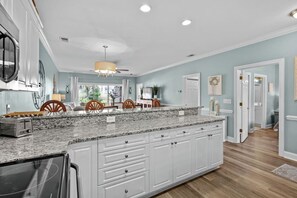 Private kitchen - Two bedroom condo, Myrtlewood (Myrtle Beach)