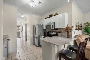 Private kitchen - One bedroom condo in Magnolia N. (Myrtle Beach)