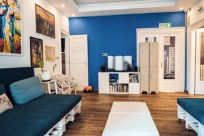 TV - Spacious 160m2, 3 Bedroom apartment in central Belgrade for you comfort (Beograd)
