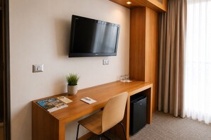 ห้องทวิน, วิวทะเล | ตู้นิรภัยในห้องพัก, โต๊ะทำงาน, ห้องเก็บเสียง, Wi-Fi ฟรี