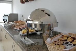 Free daily buffet breakfast - Alto del Sol Antofagasta (Antofagasta)
