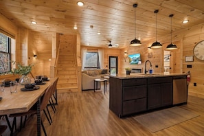 Interior - NEW! Indoor Pool Retreat - Sugar Maple Splash w/ Hot Tub (Sevierville)