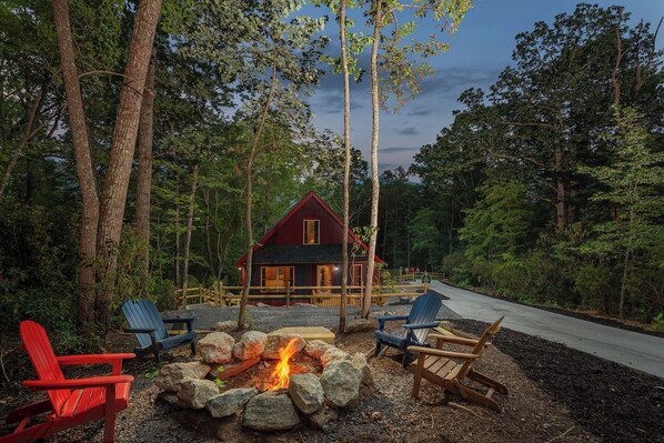 Property grounds - Two Modern Cabins Retreat Near Asheville (Fairview)
