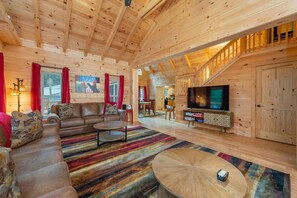 TV, computer monitors - Two Modern Cabins Retreat Near Asheville (Fairview)