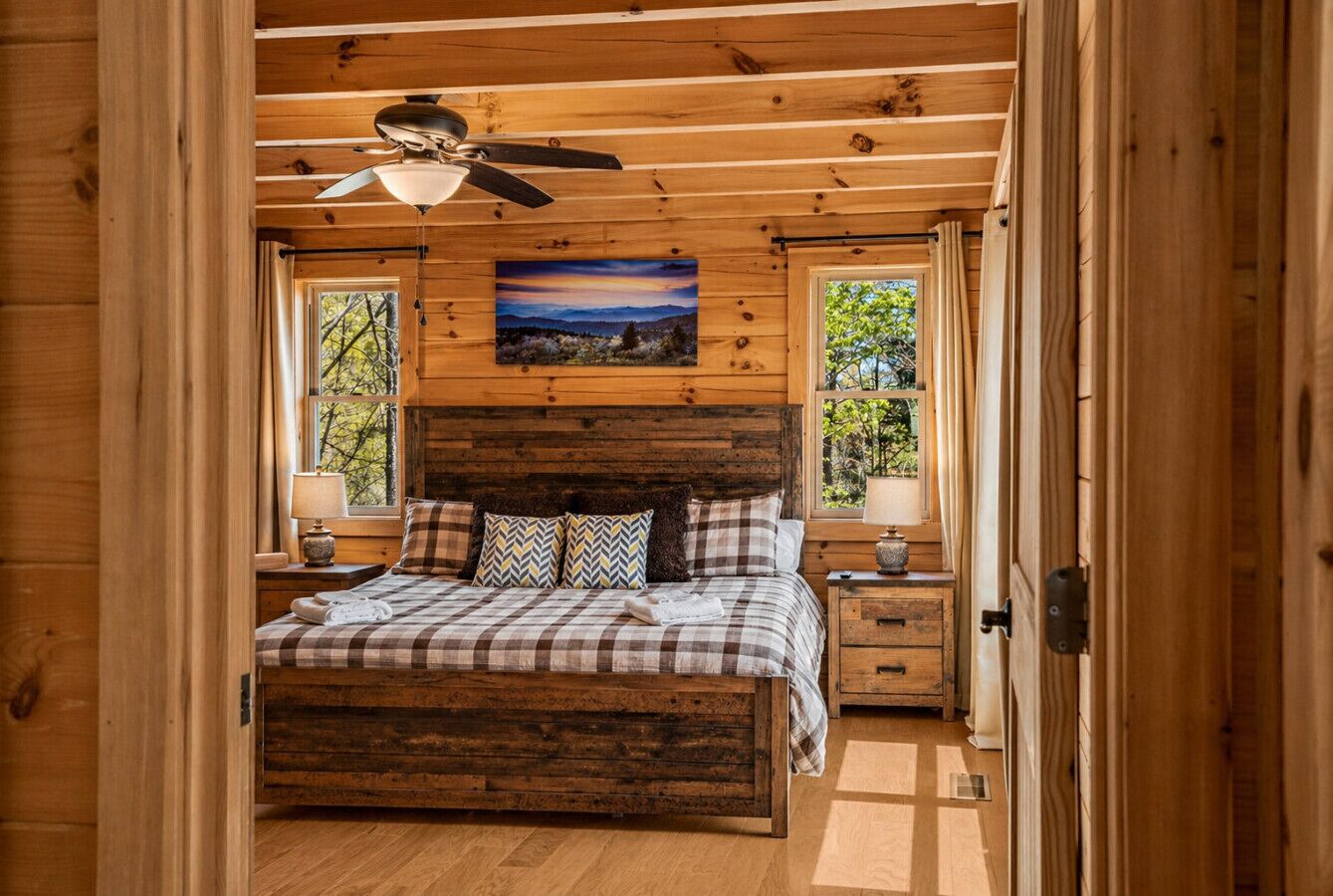 3 bedrooms, desk, iron/ironing board, WiFi
