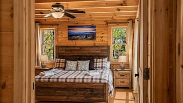 3 bedrooms, desk, iron/ironing board, WiFi