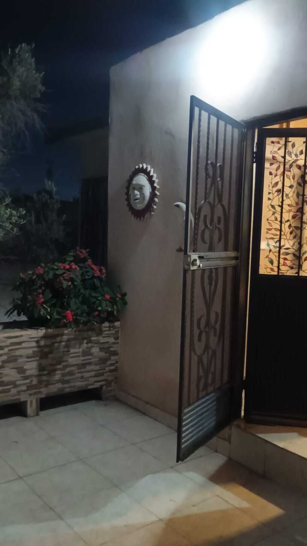 Chambre, patio | Détail de l’extérieur