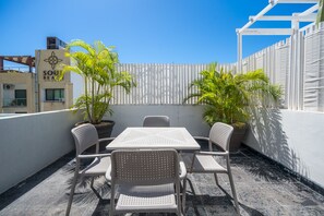Outdoor dining - 2 BR Condo excellent location - Close to the beach (Playa del Carmen)