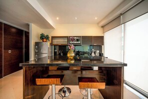 Fridge, microwave, stovetop, dishwasher - 2 BR Condo excellent location - Close to the beach (Playa del Carmen)