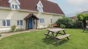Cottage | Front of property