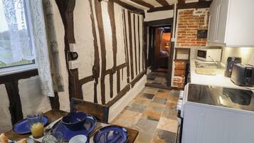 Utensilis de cuina, vaixella i coberteria