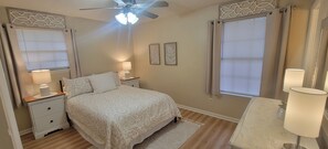 3 bedrooms, desk, iron/ironing board, free WiFi