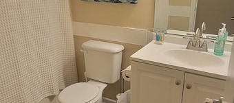 Gunter's Place: 3 Bedroom 2 Baths. Come relax with your whole family
