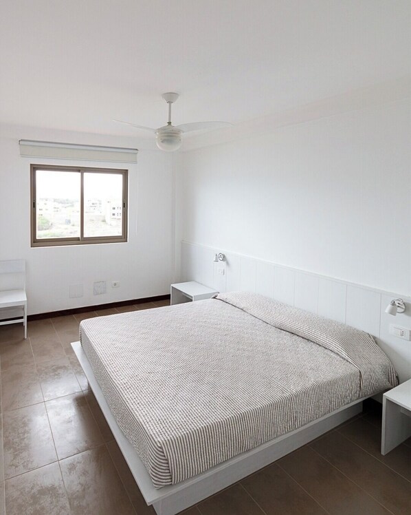 6 chambres, fer et planche à repasser, Wi-Fi, draps fournis