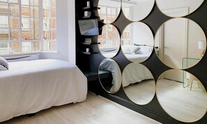 2 bedrooms, iron/ironing board, Internet, bed sheets - Chic Self Contained Studio | South Kensington (London)