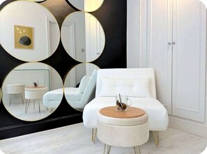 Interior - Chic Self Contained Flat Kensington (London)