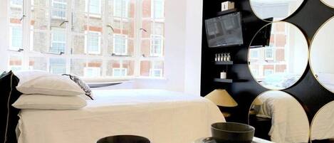 2 bedrooms, iron/ironing board, Internet, bed sheets