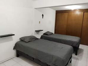 2 bedrooms, iron/ironing board, WiFi, bed sheets