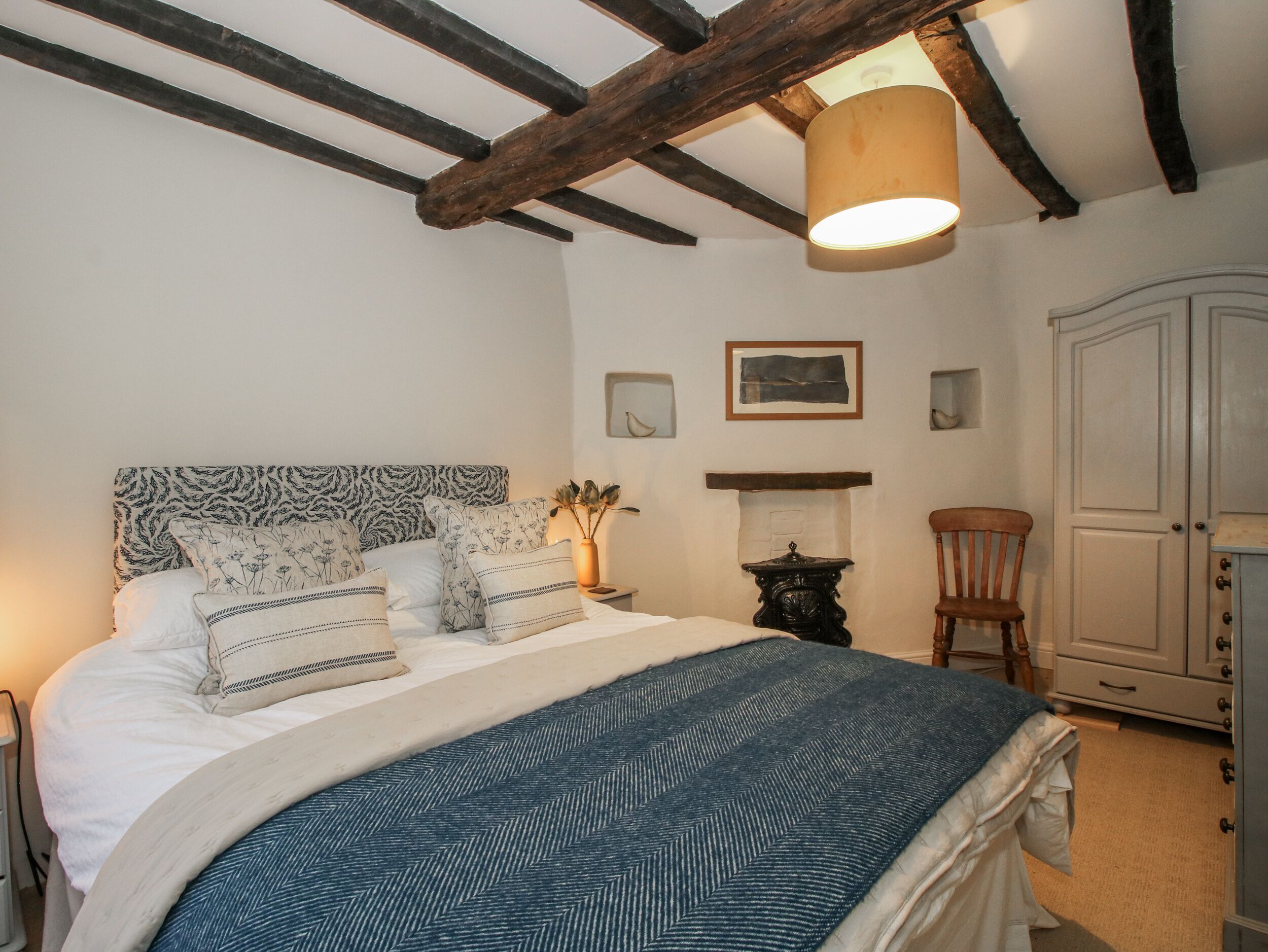 2 bedrooms, individually decorated, individually furnished, free WiFi