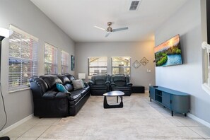Smart TV, table football - Encantada Resort Condo w/ Pool & Lake View (kissimmee)