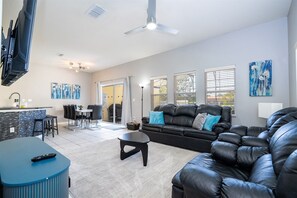 Unclassified image, 4 of 36, button - Encantada Resort Condo w/ Pool & Lake View (kissimmee)